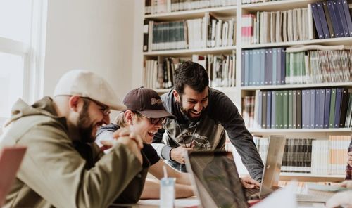 27所學校進入胡潤百強,牛劍藤校offer拿到手軟...